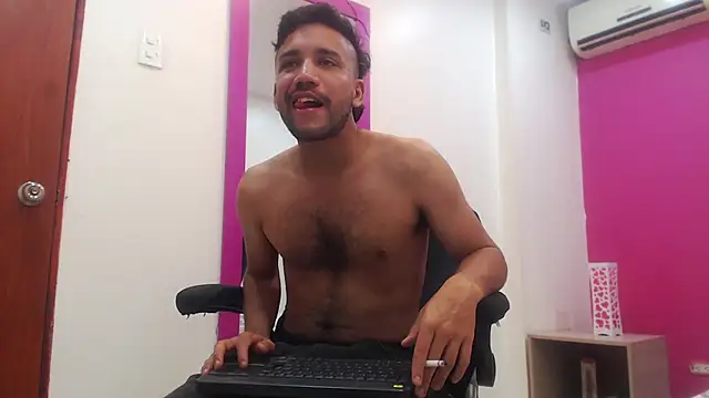 Snapshot of Juan_FelipeX01 chatting on November 17, 2025, 4:35 pm Juan FelipeX01 online show from November 17, 2025, 4:35 pm