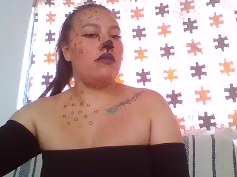 Snapshot of Meloddy__ chatting on October 16, 2025, 3:02 pm Meloddy online show from October 16, 2025, 3:02 pm