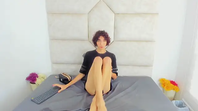 Scaarlett 22  online show from November 14, 2025, 5:55 pm