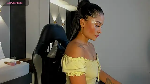 tabata69  online show from November 12, 2025, 8:08 pm