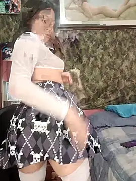 lizethavila online show from February 7, 2026, 5:49 pm