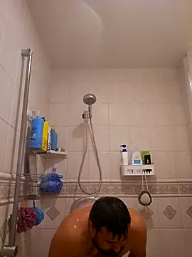 Roddog18 online show from November 3, 2025, 11:48 pm