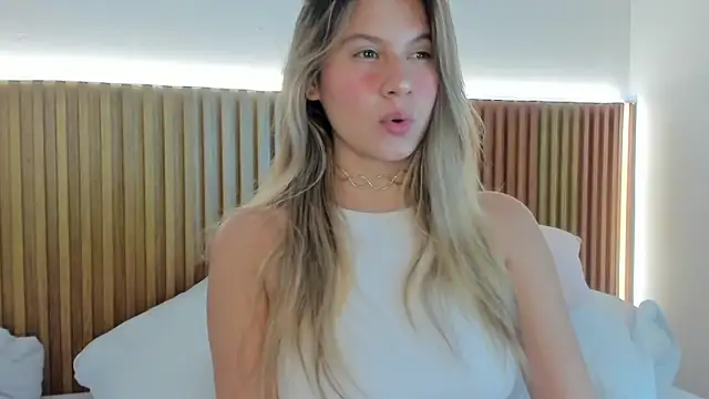 Snapshot of mia_curry chatting on February 6, 2026, 6:33 pm mia curry online show from February 6, 2026, 6:33 pm