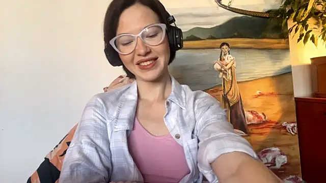 Snapshot of LinaKapulina chatting on October 2, 2025, 10:11 am LinaKapulina online show from October 2, 2025, 10:11 am