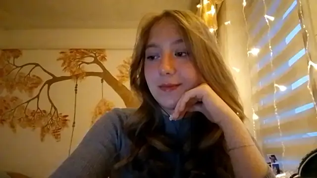 CarynFlaryn online show from October 6, 2025, 4:10 am