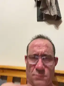 Snapshot of vrusty76 chatting on March 3, 2026, 10:48 pm vrusty76 online show from March 3, 2026, 10:48 pm