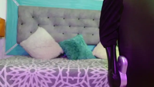 Snapshot of roxx_iie chatting on November 14, 2025, 11:24 pm roxx iie online show from November 14, 2025, 11:24 pm