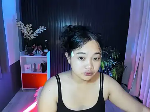 Snapshot of UrFavouriteCravings chatting on October 29, 2025, 12:46 am UrFavouriteCravings online show from October 29, 2025, 12:46 am