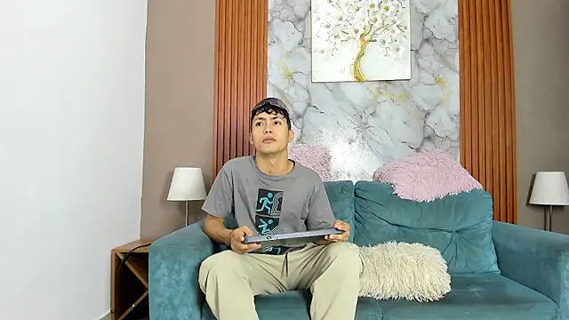 VERY HOT GUYS online show from May 14, 2026, 7:15 am