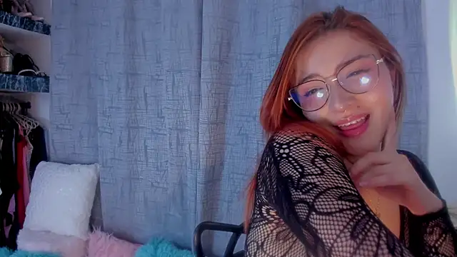 AmaruBloom online show from October 8, 2025, 2:53 am