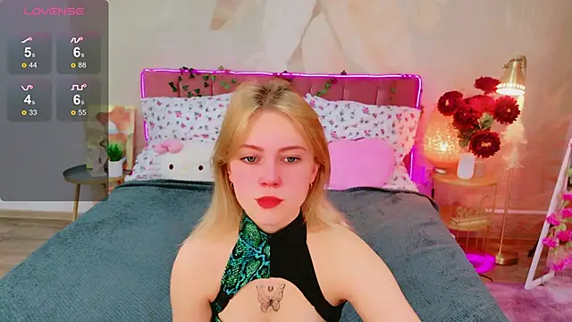 Snapshot of Stellahaart chatting on October 17, 2025, 5:43 am Stellahaart online show from October 17, 2025, 5:43 am