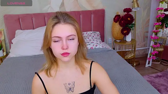 Snapshot of Stellahaart chatting on November 26, 2025, 7:20 am Stellahaart online show from November 26, 2025, 7:20 am