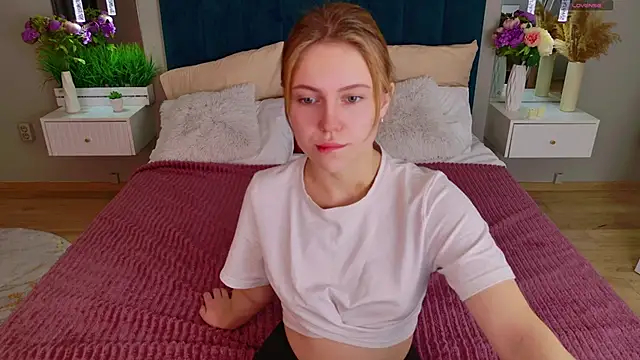 Snapshot of Stellahaart chatting on December 4, 2025, 7:28 am Stellahaart online show from December 4, 2025, 7:28 am