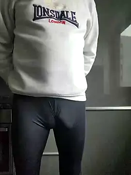 rezzzze online show from November 29, 2025, 7:55 am