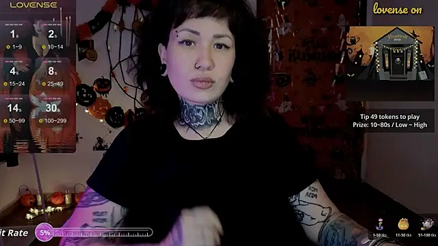 Senorita  Dakota online show from November 8, 2025, 8:51 pm