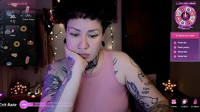 Senorita  Dakota online show from November 15, 2025, 11:43 pm