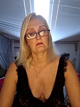 Snapshot of Jenny_Blum chatting on October 10, 2025, 8:46 am Jenny Blum online show from October 10, 2025, 8:46 am