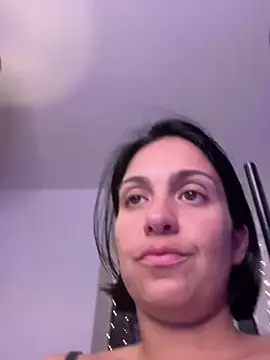 LaPetiteKim online show from December 2, 2025, 9:10 pm