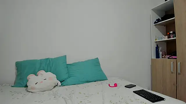 Snapshot of Velira69 chatting on November 14, 2025, 6:28 pm Velira69 online show from November 14, 2025, 6:28 pm