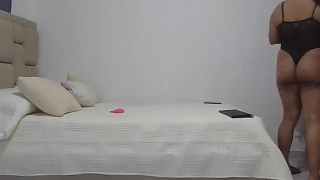 Snapshot of Velira69 chatting on November 25, 2025, 6:19 pm Velira69 online show from November 25, 2025, 6:19 pm