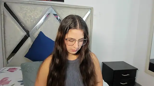 mia fox4 online show from November 2, 2025, 1:35 pm