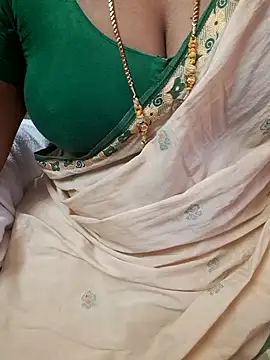 Snapshot of Tamil_Ammani chatting on May 13, 2026, 11:29 am Tamil Ammani online show from May 13, 2026, 11:29 am