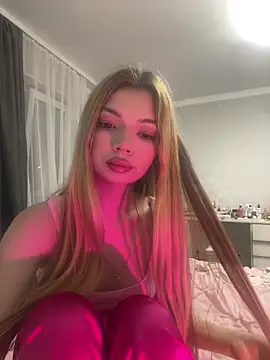 Snapshot of _Siennaaa_ chatting on February 6, 2026, 10:57 pm Siennaaa online show from February 6, 2026, 10:57 pm