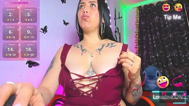 Snapshot of Pamela_wish2 chatting on October 19, 2025, 6:52 pm Pamela wish2 online show from October 19, 2025, 6:52 pm