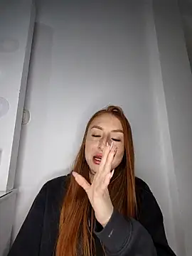 Bennuluspeach  online show from November 1, 2025, 7:38 pm