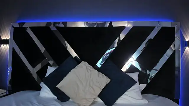 MeganR  online show from March 14, 2026, 3:12 am