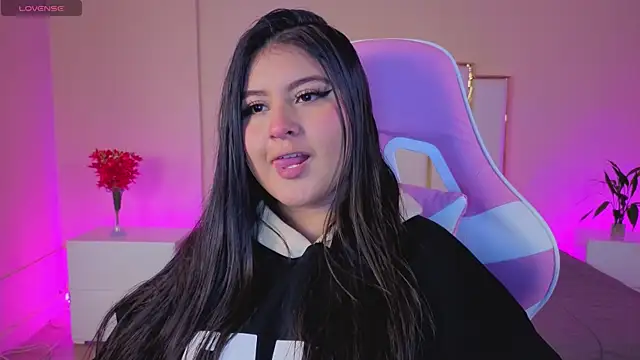 Snapshot of AnnaSwift_ chatting on April 1, 2026, 11:55 am AnnaSwift online show from April 1, 2026, 11:55 am