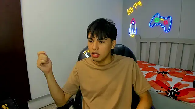 StiwenTwink online show from October 15, 2025, 3:12 pm