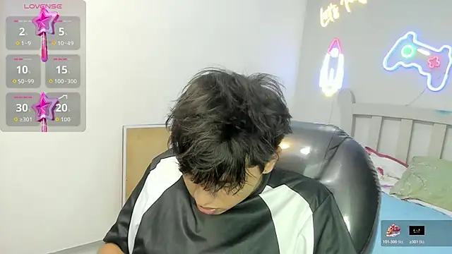 Snapshot of StiwenTwink chatting on December 20, 2025, 7:32 pm StiwenTwink online show from December 20, 2025, 7:32 pm