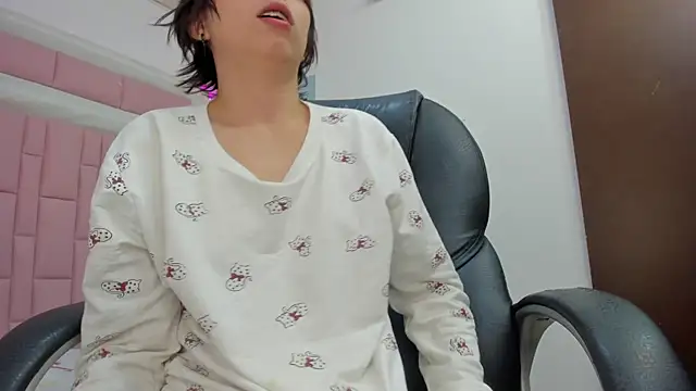 Snapshot of Klaret_Toy chatting on October 14, 2025, 8:15 am Klaret Toy online show from October 14, 2025, 8:15 am