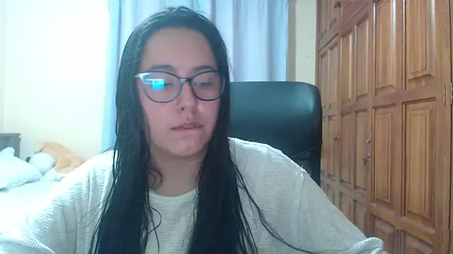 Snapshot of Venus_cat_ chatting on January 10, 2026, 11:42 pm Venus cat online show from January 10, 2026, 11:42 pm