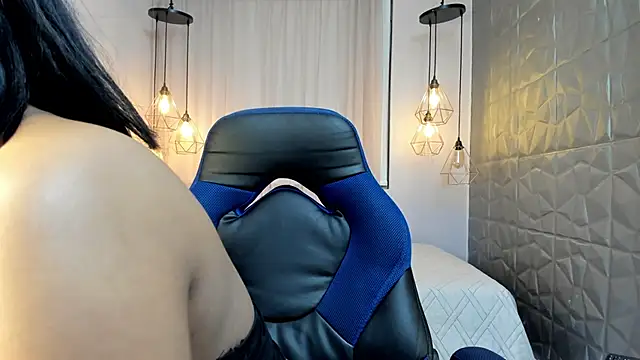 Snapshot of MADDY_MAGIC chatting on December 13, 2025, 8:04 pm MADDY MAGIC online show from December 13, 2025, 8:04 pm