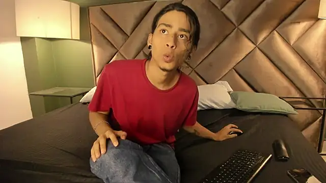 Dickie Dicking online show from November 7, 2025, 10:43 pm