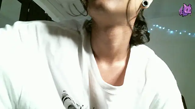 Snapshot of Dickie_Dicking chatting on December 19, 2025, 6:26 pm Dickie Dicking online show from December 19, 2025, 6:26 pm