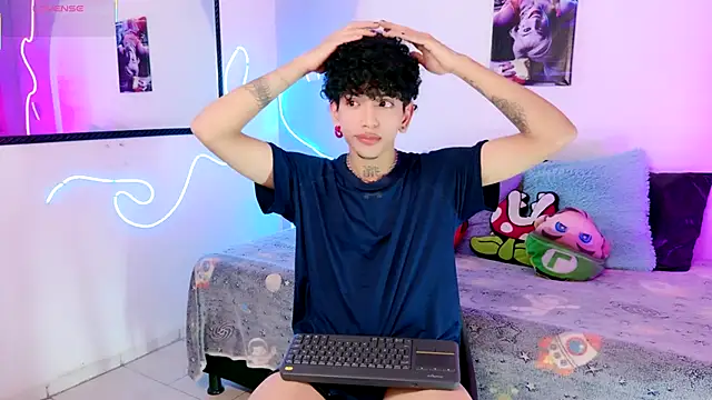 Snapshot of todoroki_g chatting on October 19, 2025, 2:45 am todoroki g online show from October 19, 2025, 2:45 am