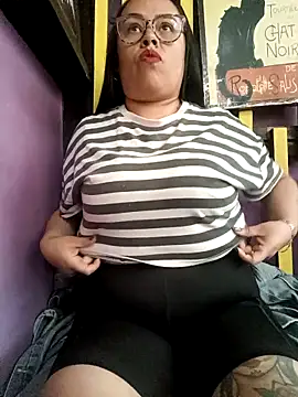 Italia 12 online show from October 17, 2025, 9:39 pm