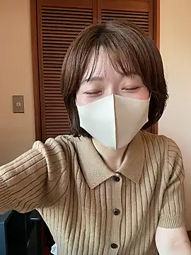 Snapshot of momo_yuipu chatting on October 8, 2025, 12:52 am momo yuipu online show from October 8, 2025, 12:52 am