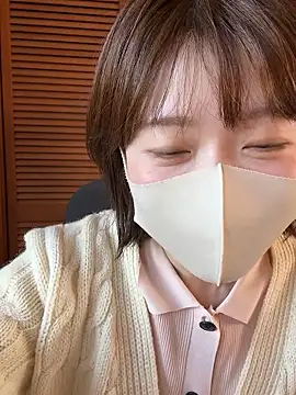 Snapshot of momo_yuipu chatting on November 3, 2025, 11:26 pm momo yuipu online show from November 3, 2025, 11:26 pm