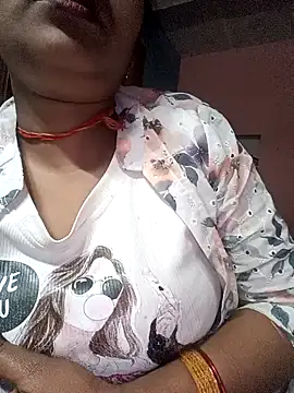 Snapshot of Neelam-baby1 chatting on February 12, 2026, 4:24 pm Neelam-baby1 online show from February 12, 2026, 4:24 pm