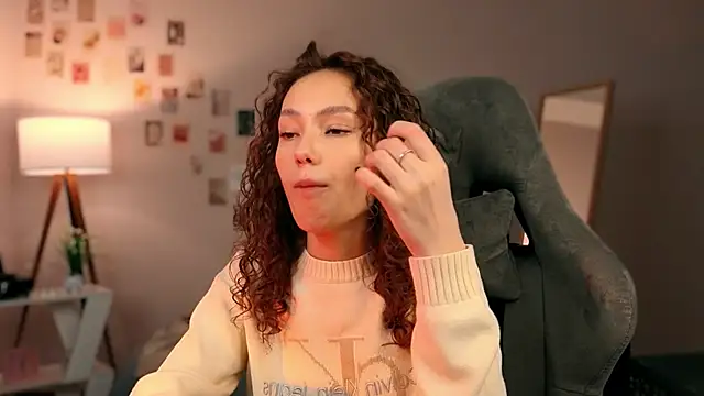 branchwithflowerss online show from October 16, 2025, 1:01 pm