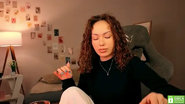 branchwithflowerss online show from October 28, 2025, 12:09 pm