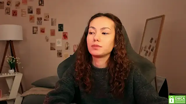 branchwithflowerss online show from November 13, 2025, 1:32 pm