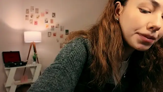 branchwithflowerss online show from November 28, 2025, 12:41 pm