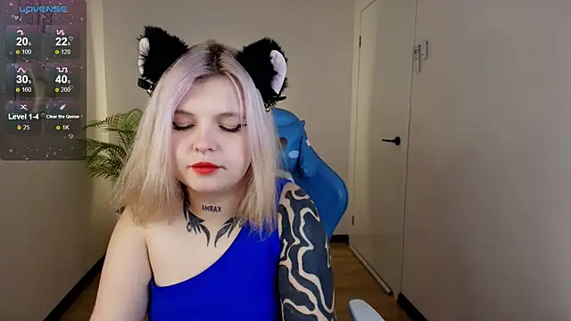 Shad0wPurr online show from October 27, 2025, 2:26 am