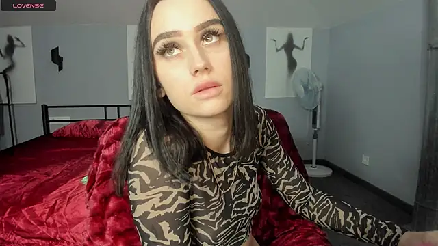 Lisa  Johnson online show from October 23, 2025, 12:32 am