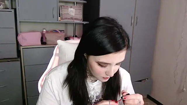 Rin andersonn online show from December 16, 2025, 12:59 am